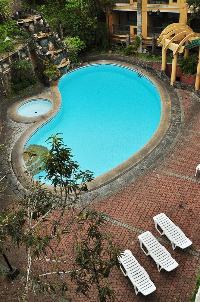 Sunrise Holiday Mansion Tagaytay City Exterior foto