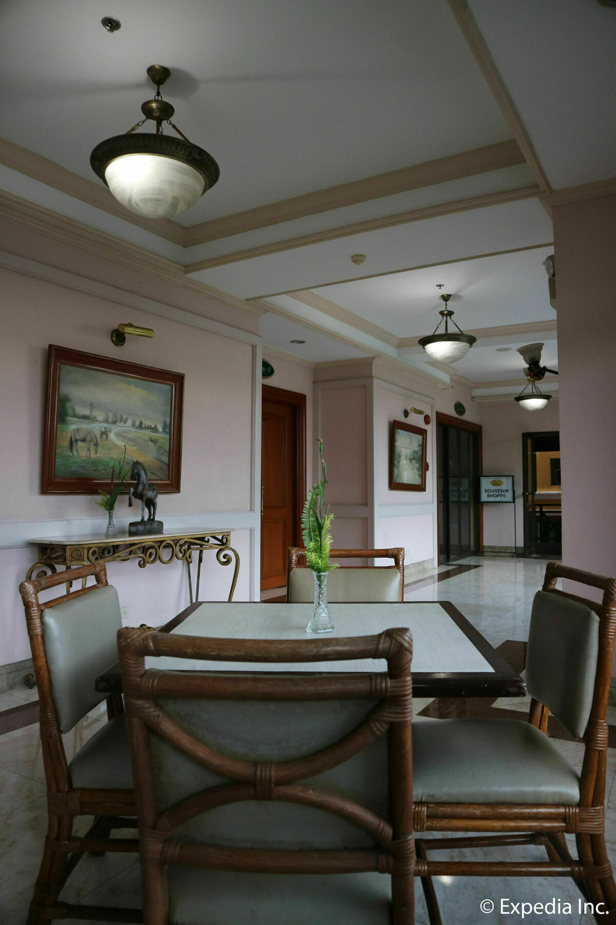 Sunrise Holiday Mansion Tagaytay City Exterior foto