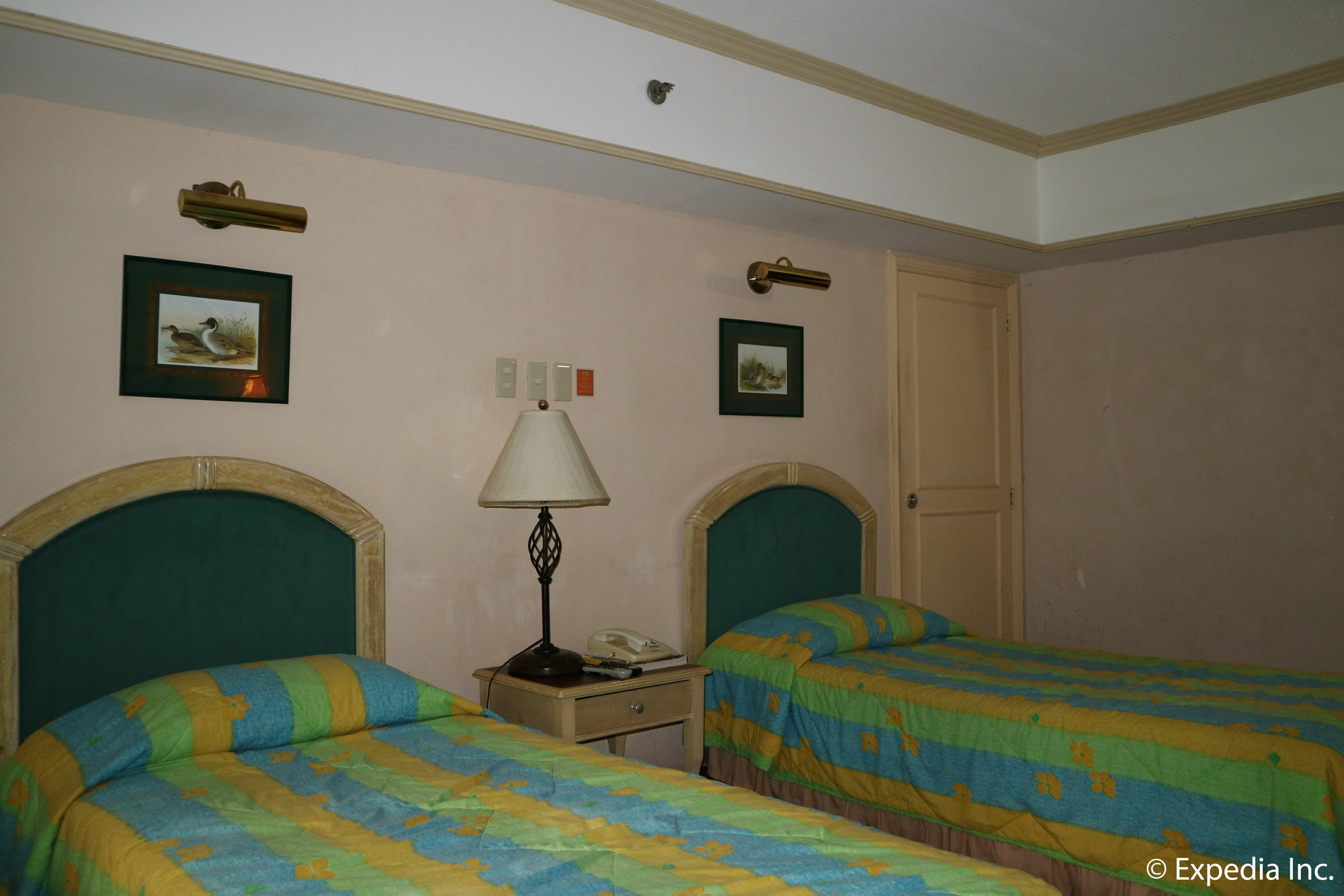 Sunrise Holiday Mansion Tagaytay City Exterior foto